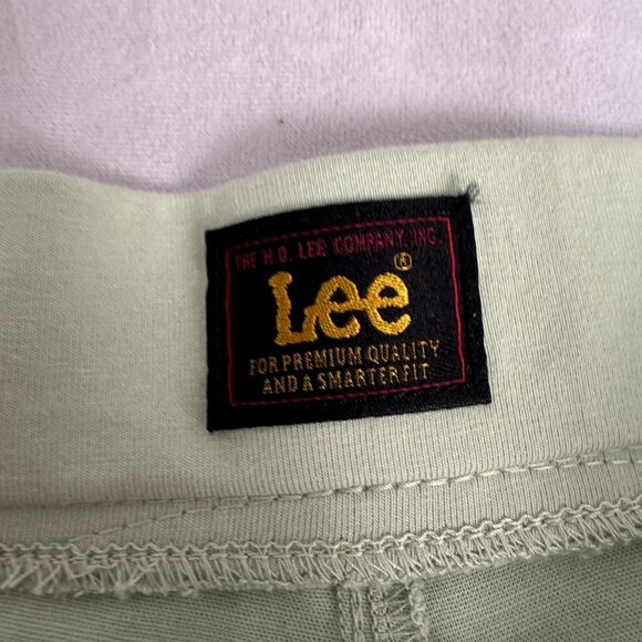 Lee Comfort Waistband Women’s XXL Soft Sage Cargo Shorts Lightweight - Picture 3 of 6